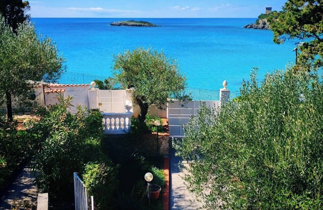 3-bedroom villa in fabulous Marina di Camerota with WiFi, AC