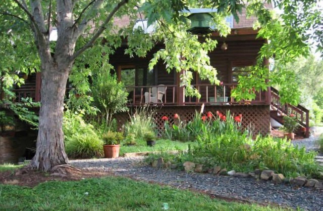 Log Home in einer Retreat-Einstellung