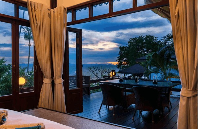 Villa mit 3 Schlafzimmern am Wasser mit herrlichem Blick