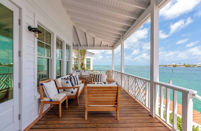 3-bedroom Villa at Sunset Point Abaco - Surf Inn Villa # 2