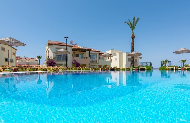 APOLLONIUM SPA BEACH RESORT VILLA MIT 3 SCHLAFZIMMERN