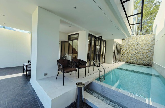 3-bedroom villa in lovely Si Sunthon with WiFi, AC. Enjoy paradise