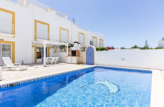 3 Schlafzimmer Villa mit privatem Pool 200m vom Strand entfernt by AlgarveManta (20V3)