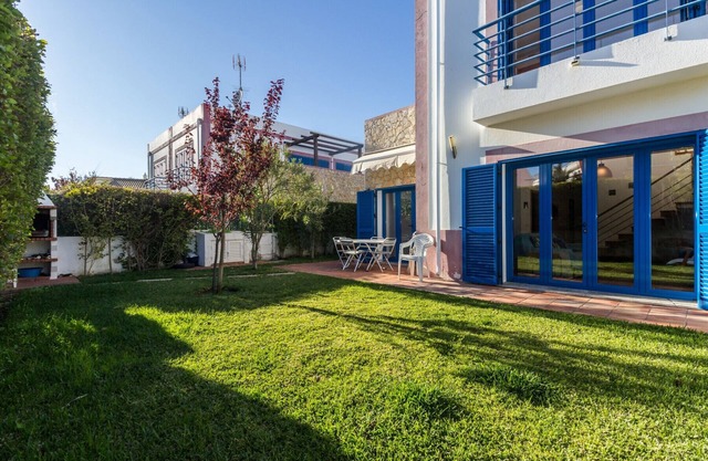 Villa mit 3 Schlafzimmern und Terrasse im Zentrum von Manta Rota by ALGARVEMANTA (56V3)