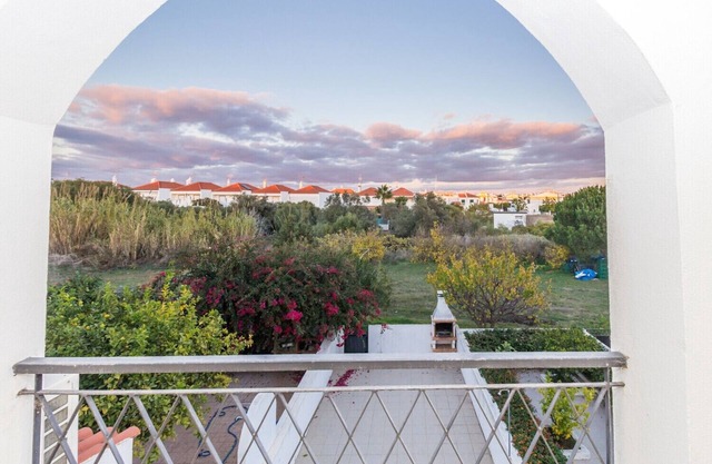 3 Schlafzimmer Villa mit Terrasse in Praia da Manta Rota by AlgarveManta (2V3)