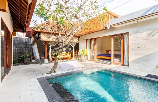 3 Bedroom Villa with pool + separate home office - 400 meters from the Beach