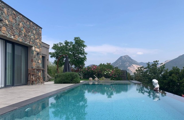 3 Bedroom Villa with Private Pool Located in Ortakent Close to all Areas