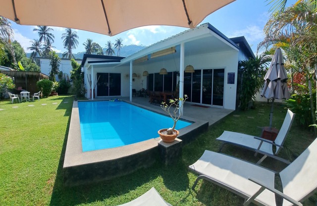 3 Schlafzimmer Villa, Garten Pool und privater Parkplatz 2 Minuten vom Lamai Strand entfernt