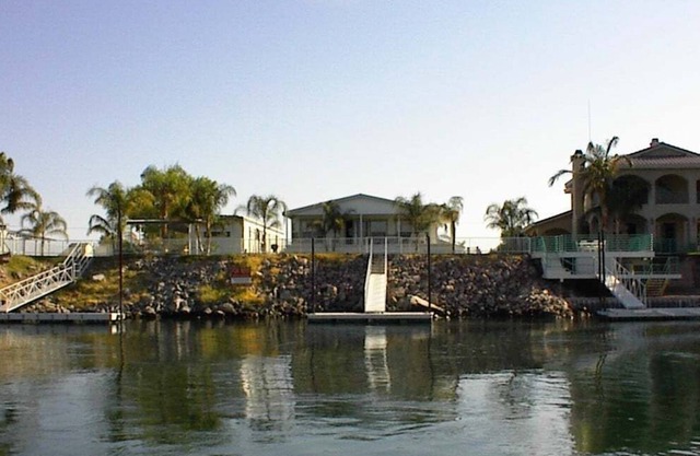 3 Bedroom Waterfront Colorado River Home with Private Dock!