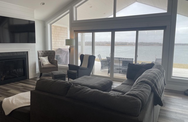 3 bedroom Waterfront Home | Brackley Bay | Booking September/October 2025!