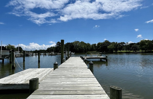 3-bedroom waterfront retreat in Secretary, Maryland