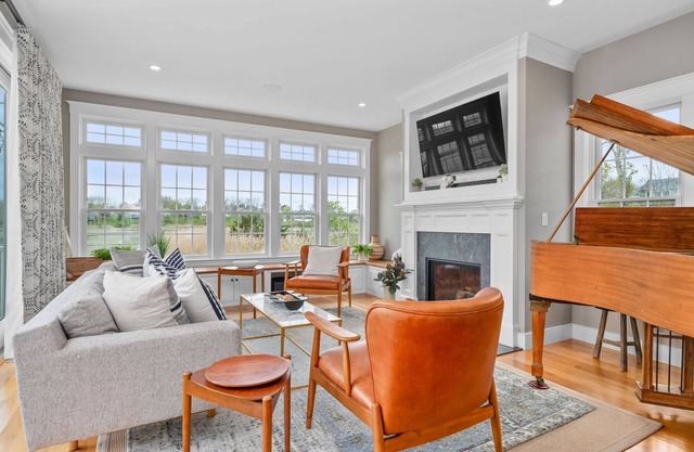 3 bedroom with additional sleeping areas to sleep 11 guests pet friendly home with marsh views