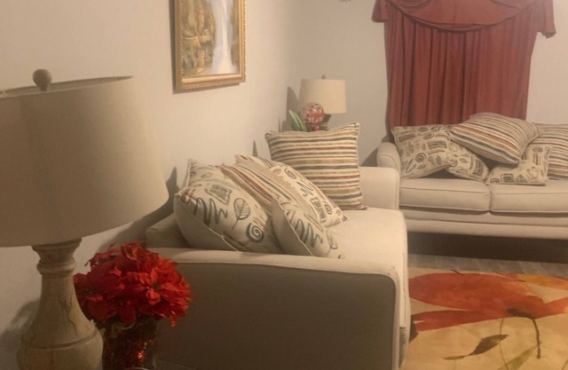 3 Bedroom Within 10 Miles of 4 Major Hospitals