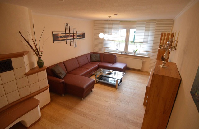 3 SZ, 2 Badezimmer, großzügiges WZ, Wlan, ruhige Lage, modern,stilvoll,