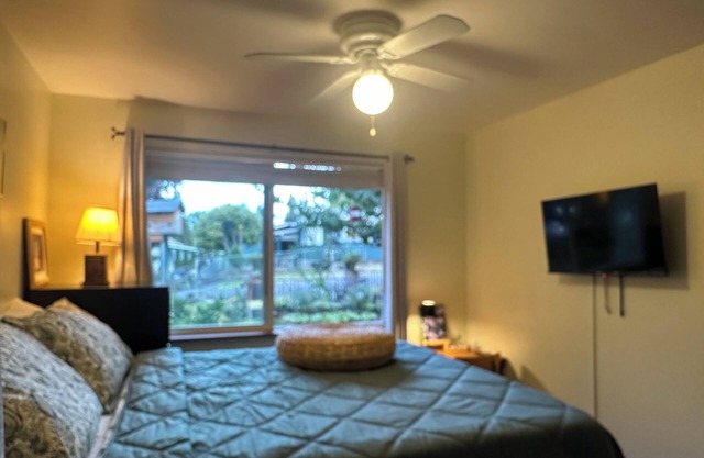 3-Bedrooms-5PAX-Helen’s Garden House🏡Minutes from airport@Des Moines~Seattle,WA.