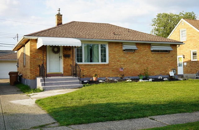 3 bedrooms Bills comfort home