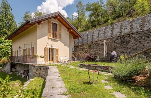 3 bedrooms house with furnished garden and wifi at Montecrestese VCO
