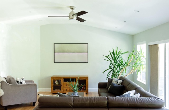3 BR 2 bath w/ HOT TUB on private mountain view balcony & AC.