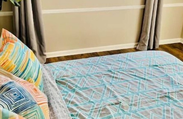 3 br Breathtaking River View Retreat, pet friendly