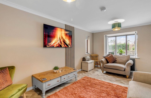 3 BR Central Home | Free Parking | DartBoard