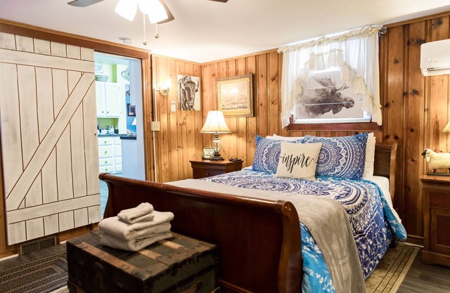 3 BR house with hot tub near Lexington and surrounding attractions!