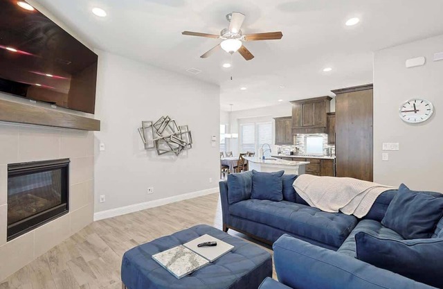 3 BR Modern Stay minutes away from DFW Airport