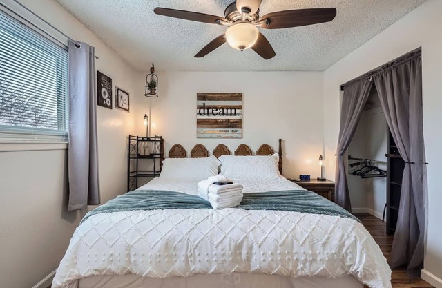 3 BR Westminster Home | Hot Tub
