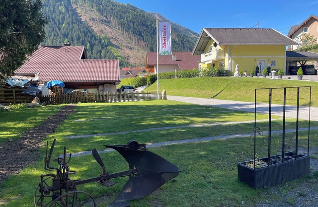 3 Wohnmobilstellplatze mit Dusche, Toilette, Ström und Wasser und Entleeren Chem