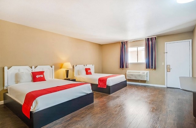 3 Comfortable Units Near National Route 66 Museum, Free Parking, Storm House