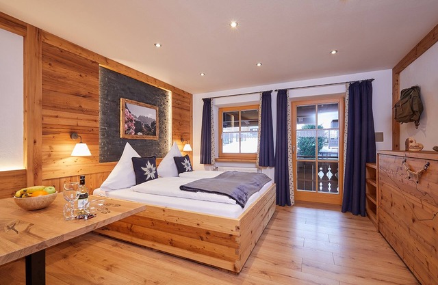 Ein-Raum-Ferienwohnung 3 mit Küchenzeile und Südbalkon