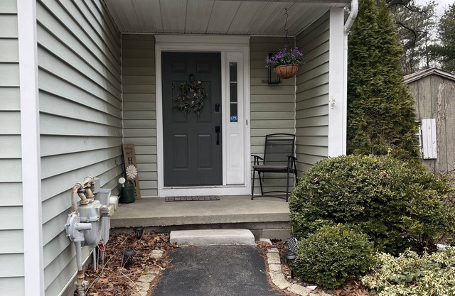 3 Floor Townhouse Minutes to Saratoga Track and SPAC