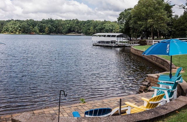 3 Lake Homes Together- Family Reunion Perfection