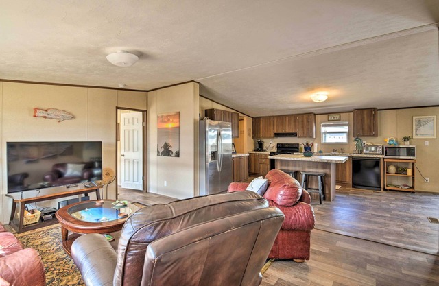 3 Mi to Beach: Home w/ Deck in Port O'Connor!