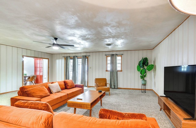3 Mi to Dtwn: Amarillo Family Home