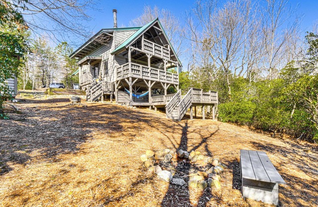 3 Mi to Dtwn Clayton: Cabin w/ Trail Access!