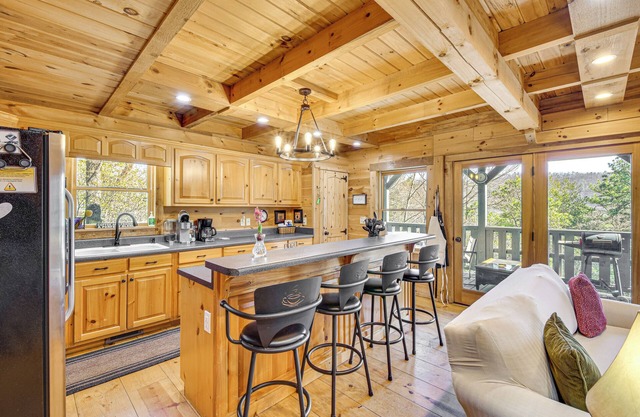 3 Mi to Dtwn Clayton: Cabin w/ Trail Access!