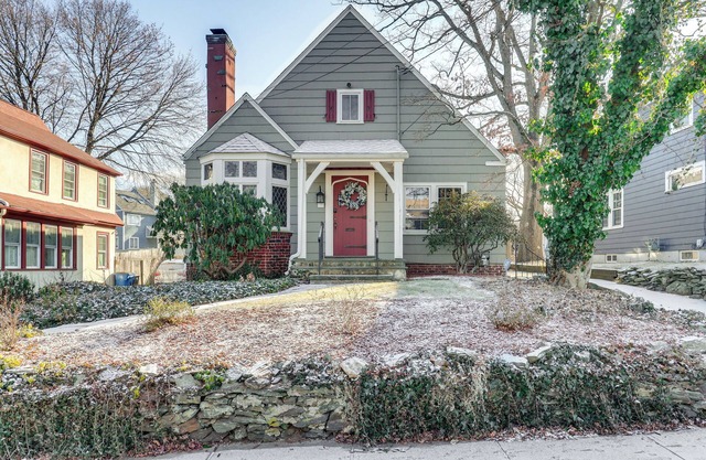 3 Mi to Dtwn: Gem w/ Patio & Fire Pit in New Haven