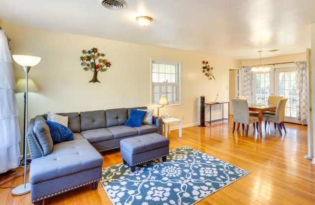 3 Mi to Dtwn Home with Yard in Tallahassee