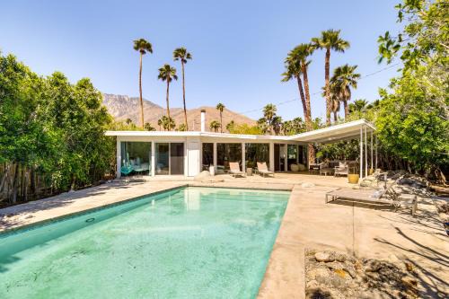 3 Mi to Dtwn Palm Springs Gem with Private Pool!