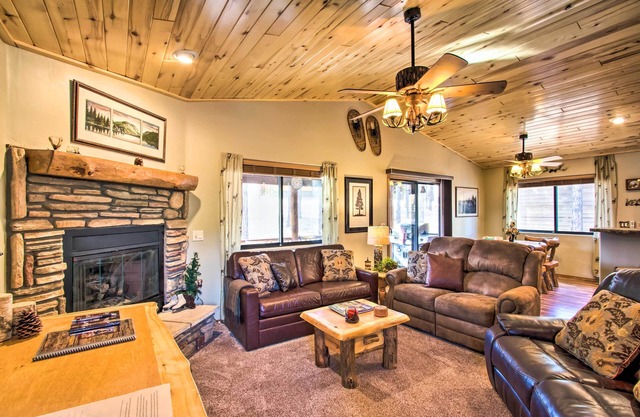 Honeybear Hollow Romantic Getaway Kabine im Wald!