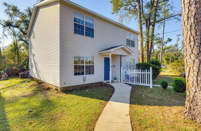 3 Mi to FSU: Townhome w/ Patio in Tallahassee!