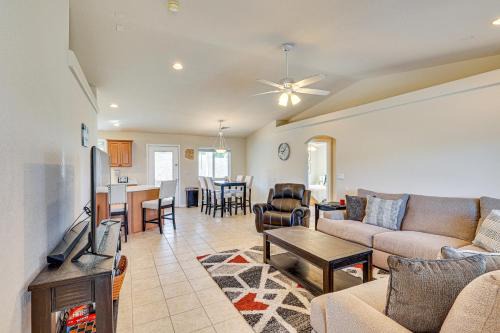 3 Mi to Lake and Boat Ramp Lake Havasu City Home!