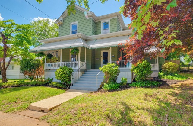 3 Mi to Liberty U: Apt w/ Full Kitchen & King Bed!