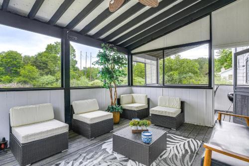 3 Mi to Main St Modern New Paltz Home