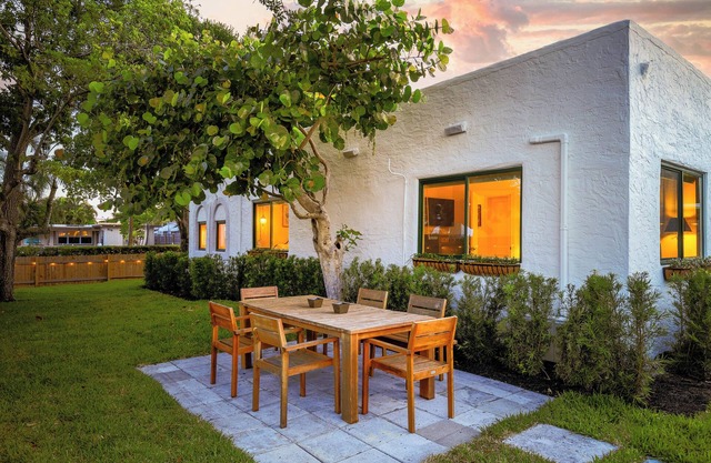 3 Mi to Norton Museum of Art: Spanish Revival Gem