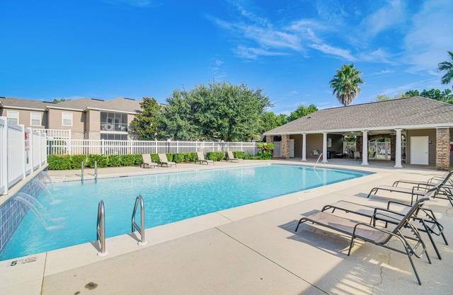 3 Mi to OWA: Modern Condo w/Resort Pool!