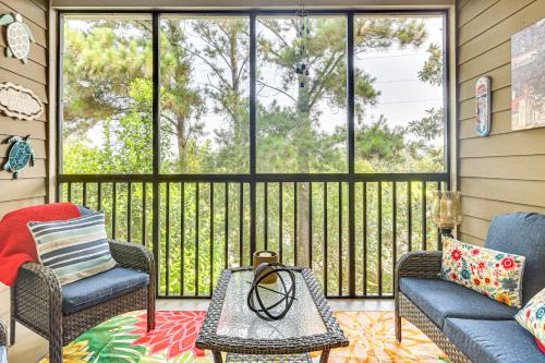 3 Mi to OWA Modern Condo with Resort Pool!