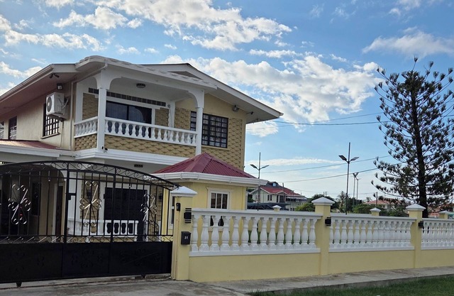3 min from Ogle Intl Airport Vacation Home in Prime Location