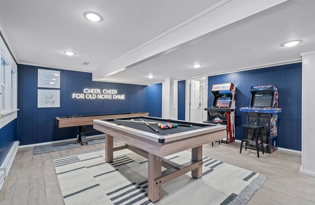 3 min to ND. Game Room. Fire Pit. Large group friendly.