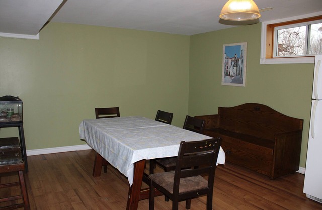 3 minute walk to 11 kms of Sauble Beach and World-Class sunsets!